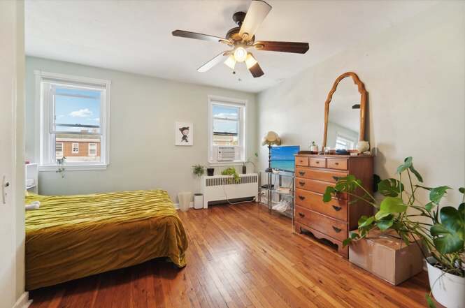 Building Photo - 1217 W 37th St