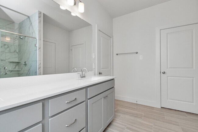 Building Photo - 2007 Bauer Dr