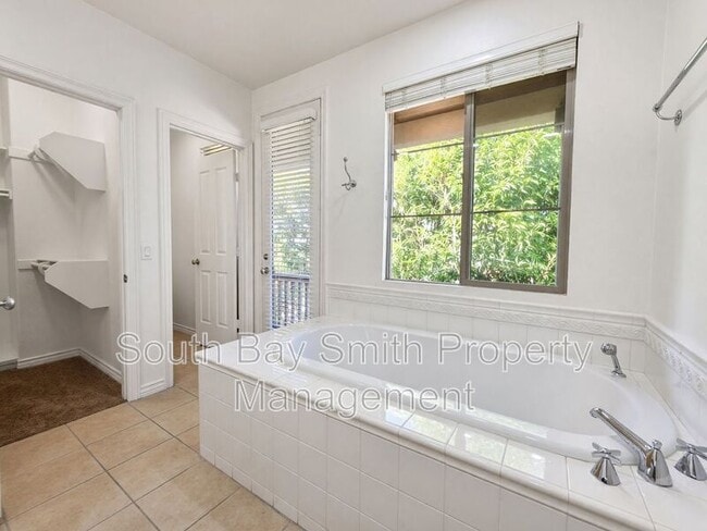 Building Photo - 84 Palos Verdes Blvd