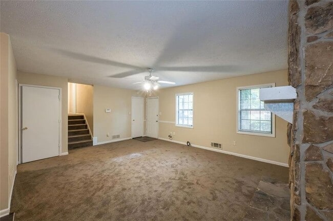 Building Photo - 3038 Courtney Dr