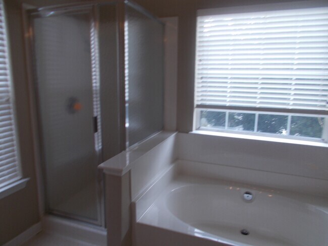 Building Photo - 696 Churchill Downs Dr
