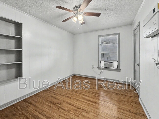 Building Photo - 1714 NW Dallas St