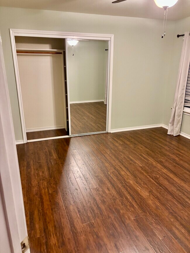 Building Photo - 1136 Sailfish St