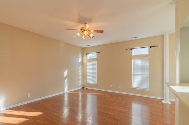 Building Photo - Lovely 2 car garage home in Charlotte