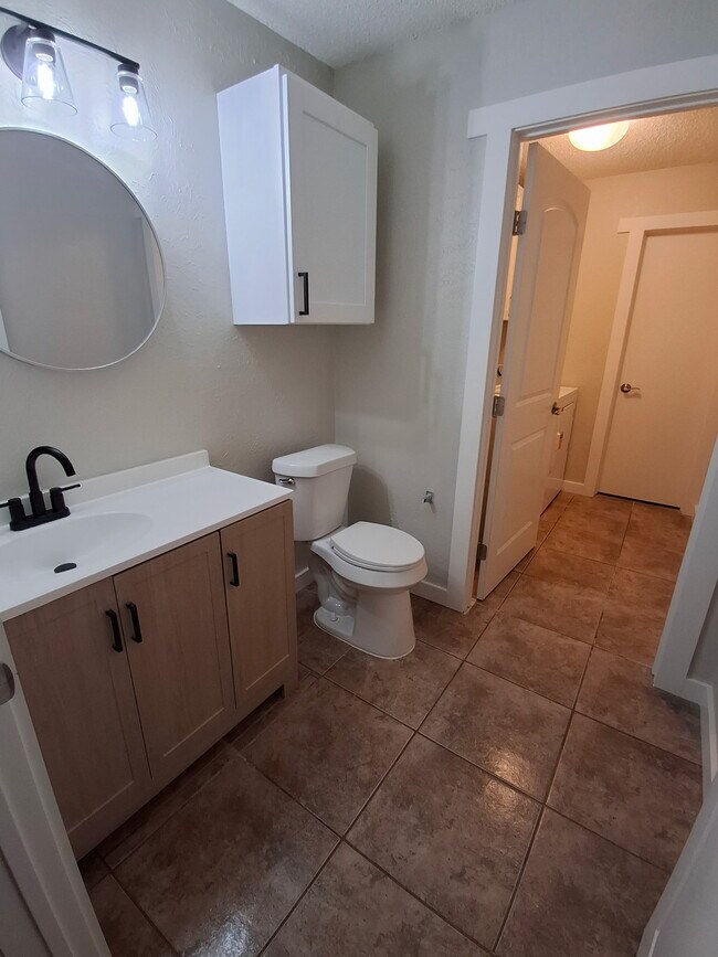 Building Photo - 3162 Chimney Cir