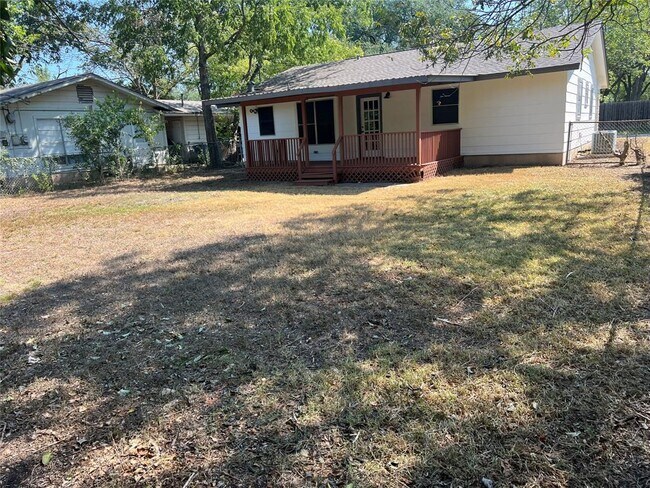 Building Photo - 8518 Woodstone Dr