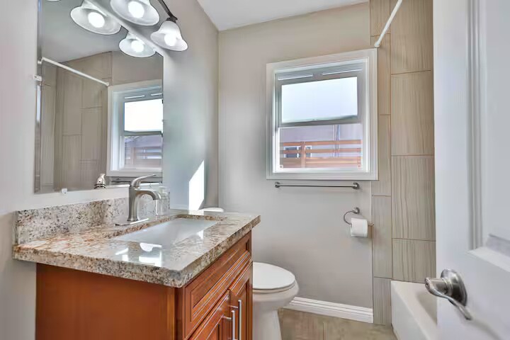 Building Photo - 6421 Carthage St