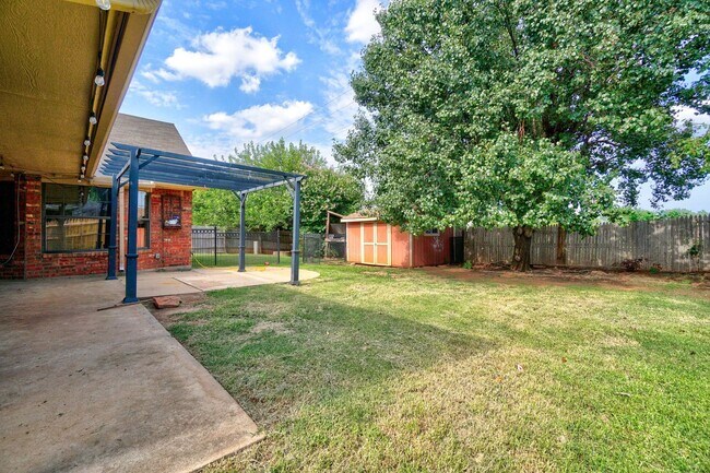 Building Photo - Comfortable Living in Edmond – 3BR with Prime Convenience