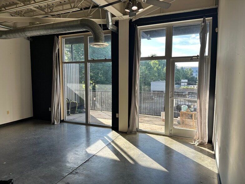 Building Photo - 5200 Peachtree Rd