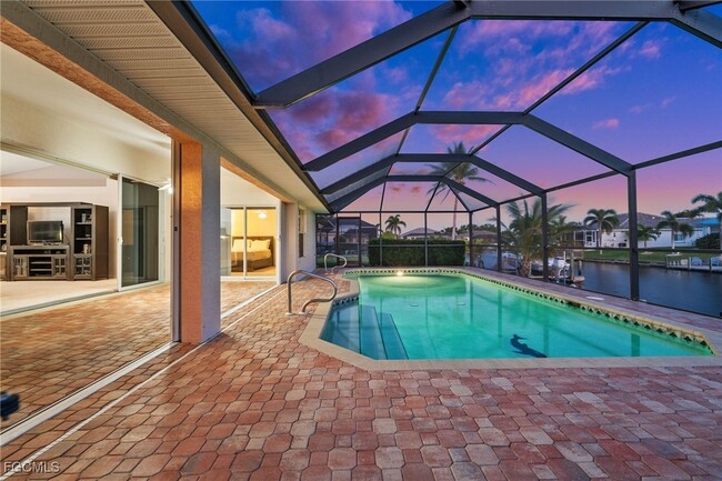 Building Photo - 210 SW 37th Terrace