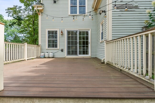 Building Photo - New England Style Farm House for RENT in P...