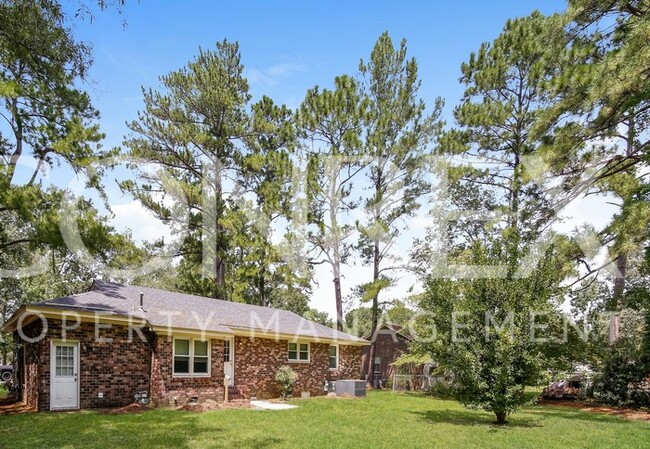 Building Photo - Beautiful Home in Summerville!