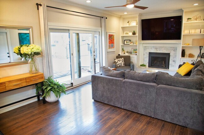 Building Photo - 2S316 Arrowhead Dr