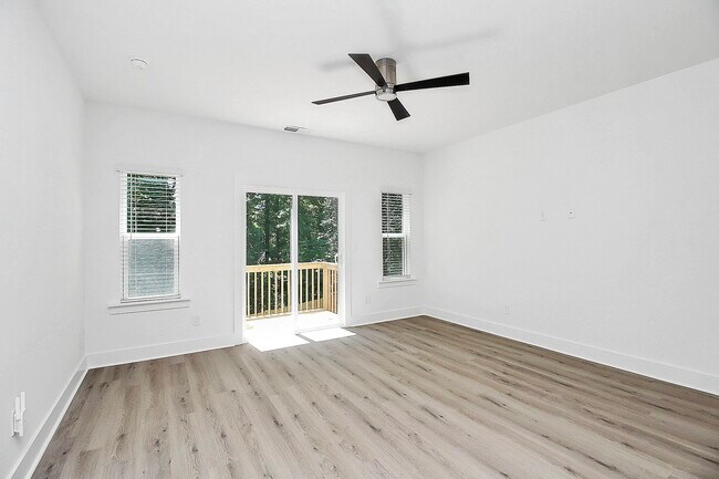 Living area - 2613 Dr Carver Rd