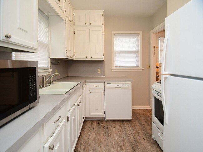 Building Photo - 2108 S 46th St