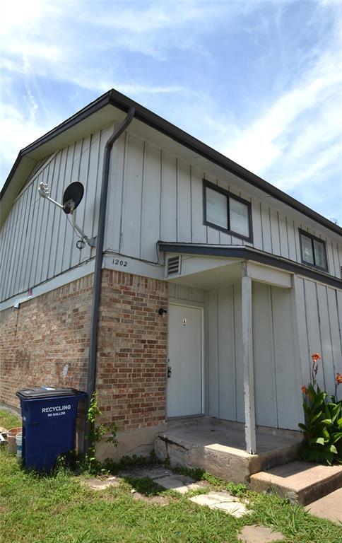 Building Photo - 1202 Southport Dr