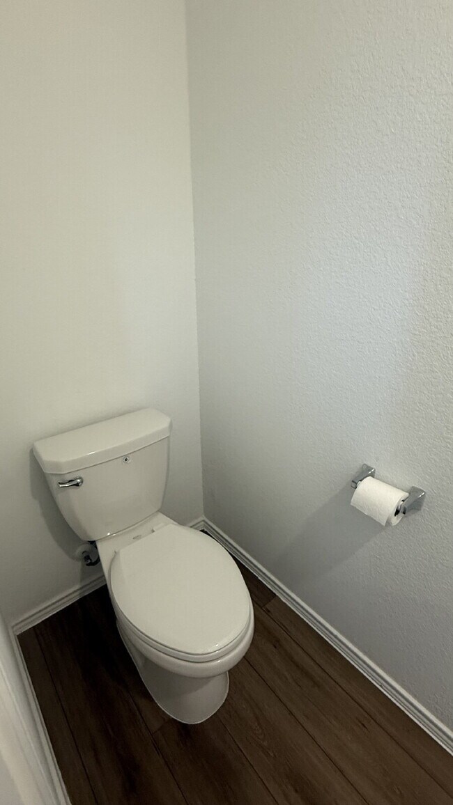 Building Photo - "Spacious 4-Bed Oasis with 2.5 Baths on Tiny Moons Way, Elgin - 2000 Sq Ft of Comfort!"  Back to ...
