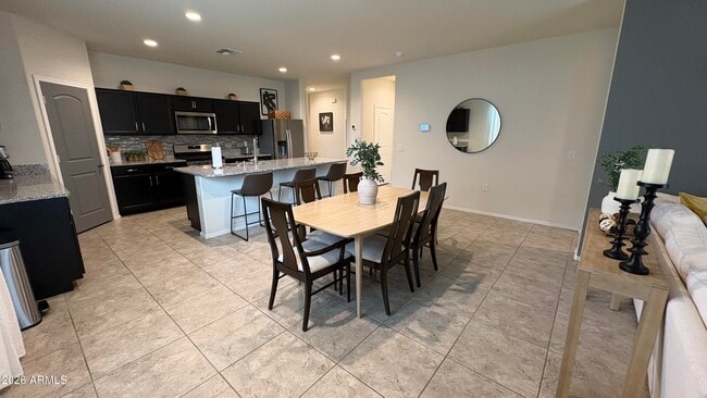 Building Photo - 30998 W Earll Dr