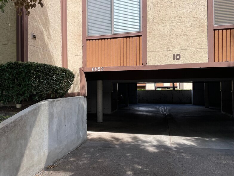 Building Photo - 6893 S Countrywoods Cir