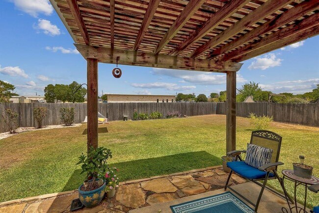 Building Photo - 316 Swenson Dr