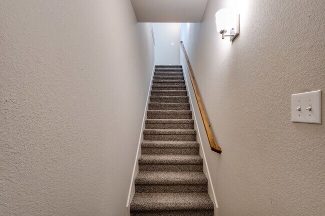 Building Photo - GORGEOUS 2 BEDROOM FOUR PLEX LOCATED IN MIDLOTHIAN ISD!