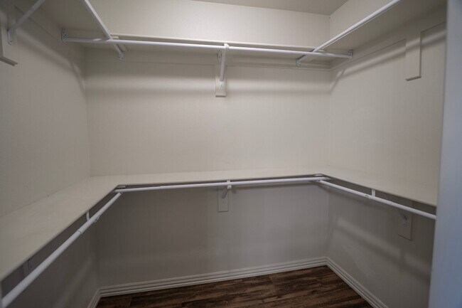 Building Photo - Stunning 3 bedroom, 2 bathroom Home available in Prairie Grove!