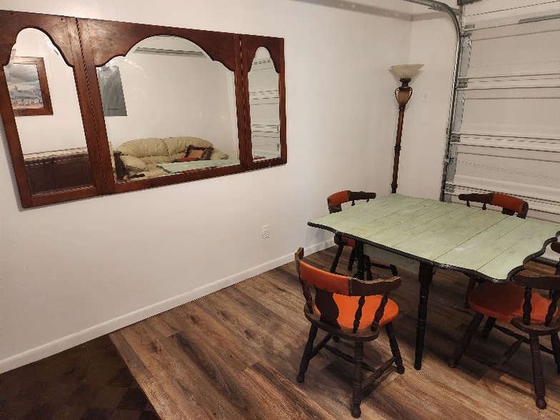 Building Photo - 301 Hidden Glen Way