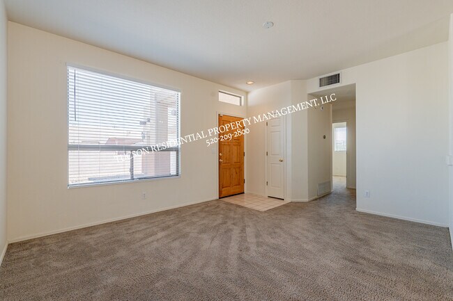 Building Photo - 7693 E Placita Luna Preciosa