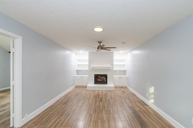Building Photo - 8611 Spruce Mill Dr
