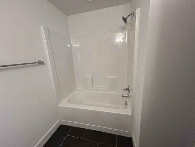 Building Photo - 3BD 2.5 BA DANSBY DR CONDO AVAILABLE FOR RENT NOW