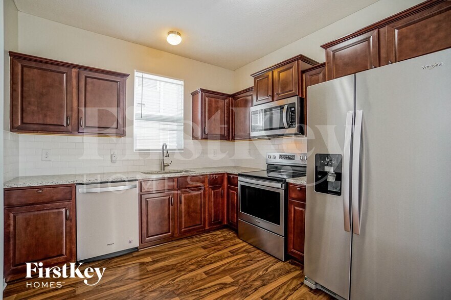 Building Photo - 5577 Eagle River Dr