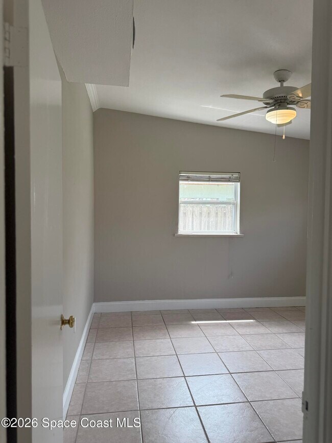 Building Photo - 910 S Orlando Ave