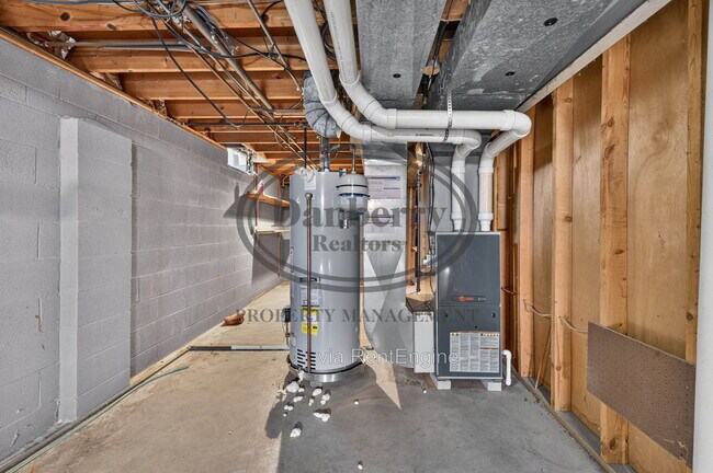 Building Photo - 6946 Kinsman Dr