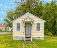 Building Photo - 835 Gladstone St