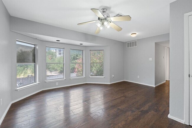 Building Photo - 2104 Cullen Ave