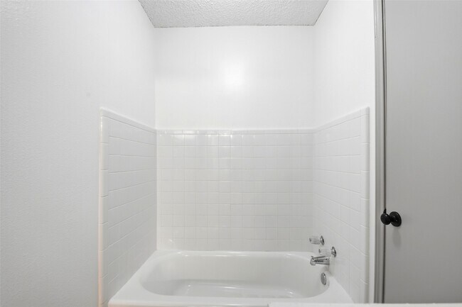 Building Photo - 2275 Triway Ln