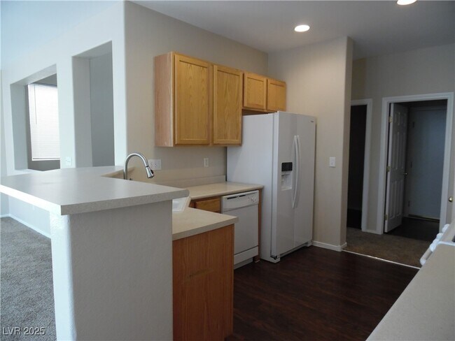 Building Photo - 6371 Thunder Gulch Ave