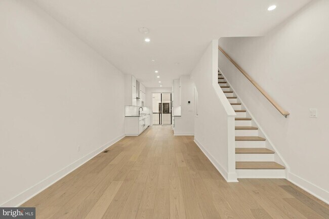 Building Photo - 2607 1st St NW