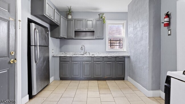 Building Photo - 126 N 14th St