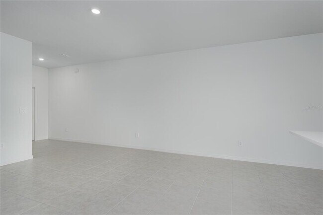 Building Photo - 10964 65th Ter E