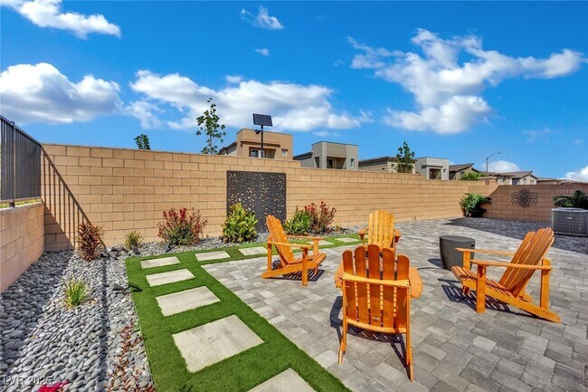 Building Photo - 8907 Roadrunner Ravine St