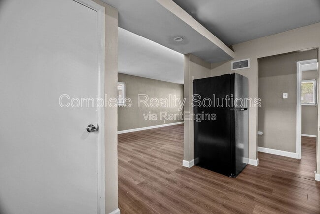Building Photo - 10720 Spring Garden Dr