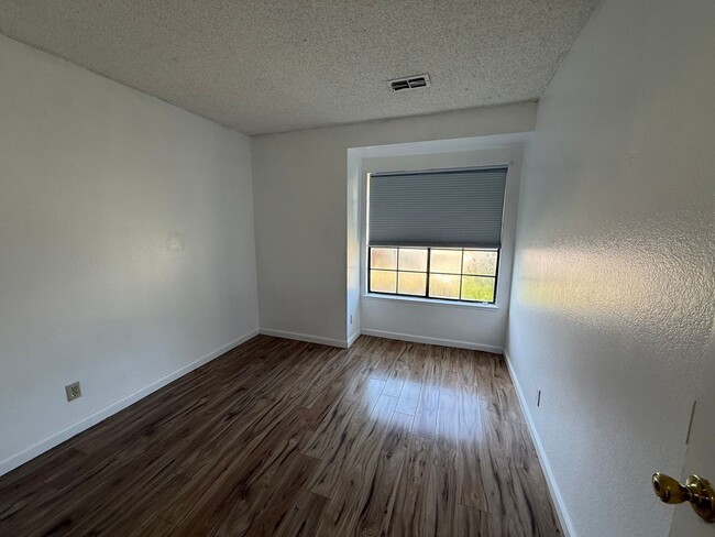 Building Photo - 8475 Wheatland Dr