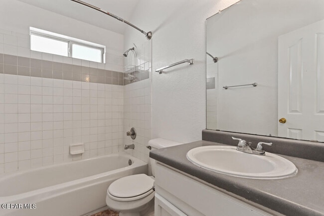 Building Photo - 11823 Stone Castle Dr