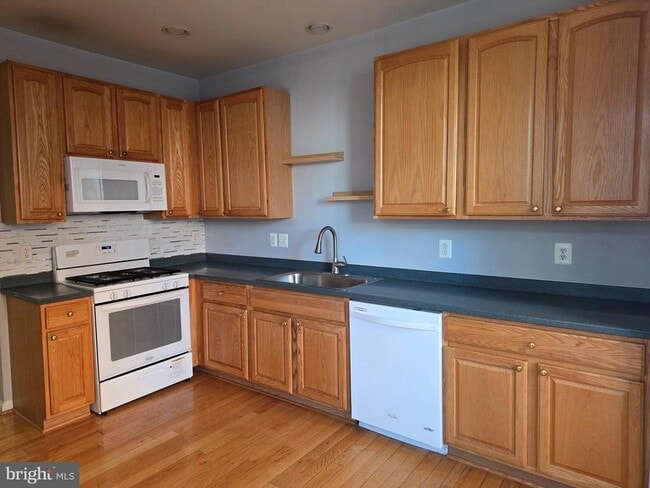 Building Photo - 20387 Fallsway Terrace