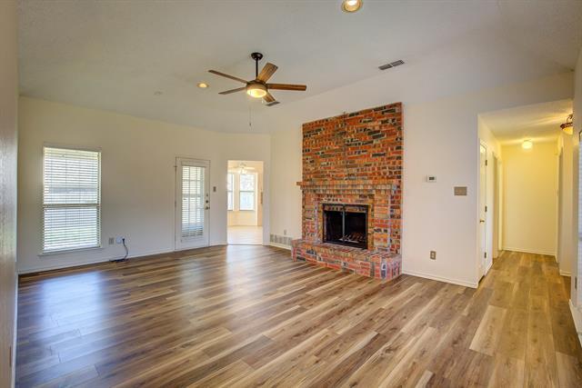 Building Photo - 7909 Tree Leaf Ln
