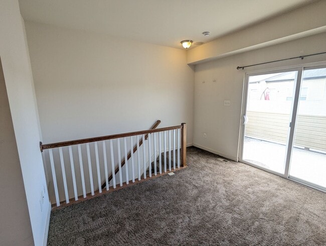 Building Photo - Modern 4 level townhouse available for imm...