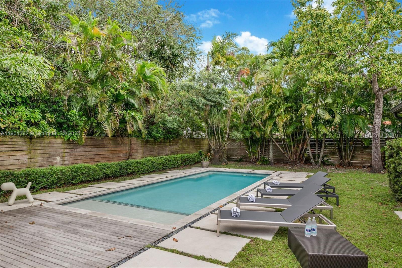 Building Photo - 5800 SW 50th Ter