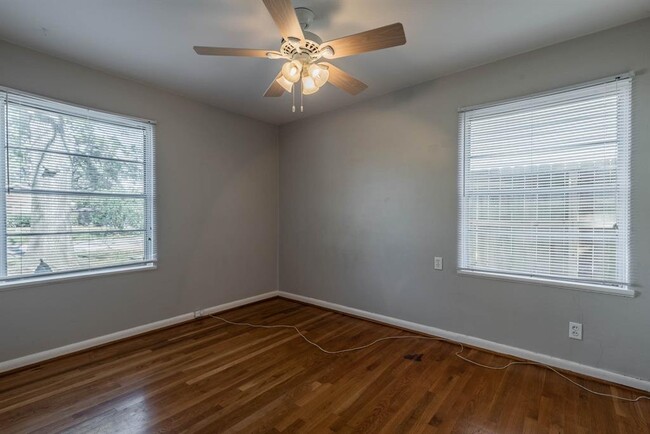 Building Photo - 1439 Richelieu Ln