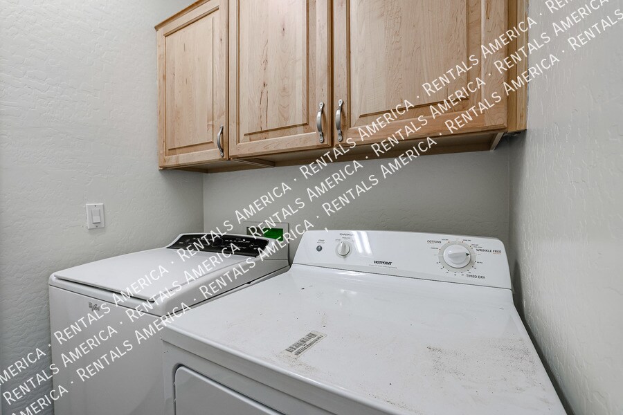 Building Photo - 4635 W Burgess Ln